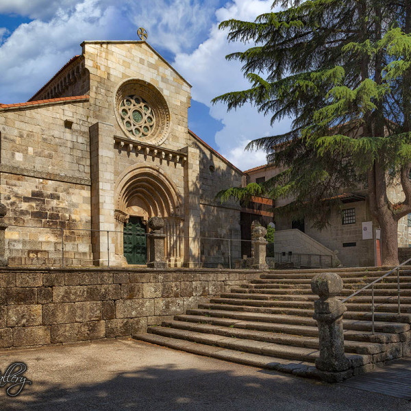 Thumbnail for Saviour of Paço de Sousa Monastery